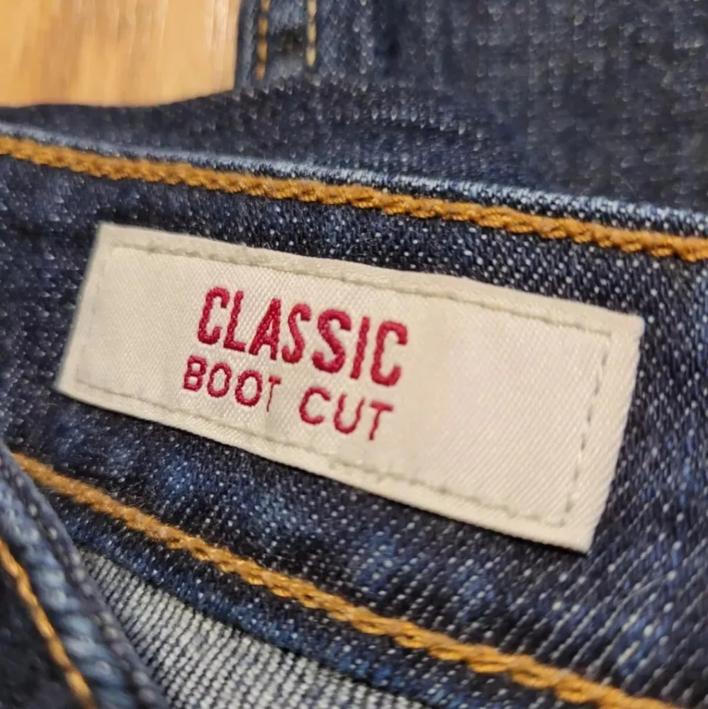 Banana Republic Women's Jeans Size: 4 Classic Boot - Picture 7 of 12